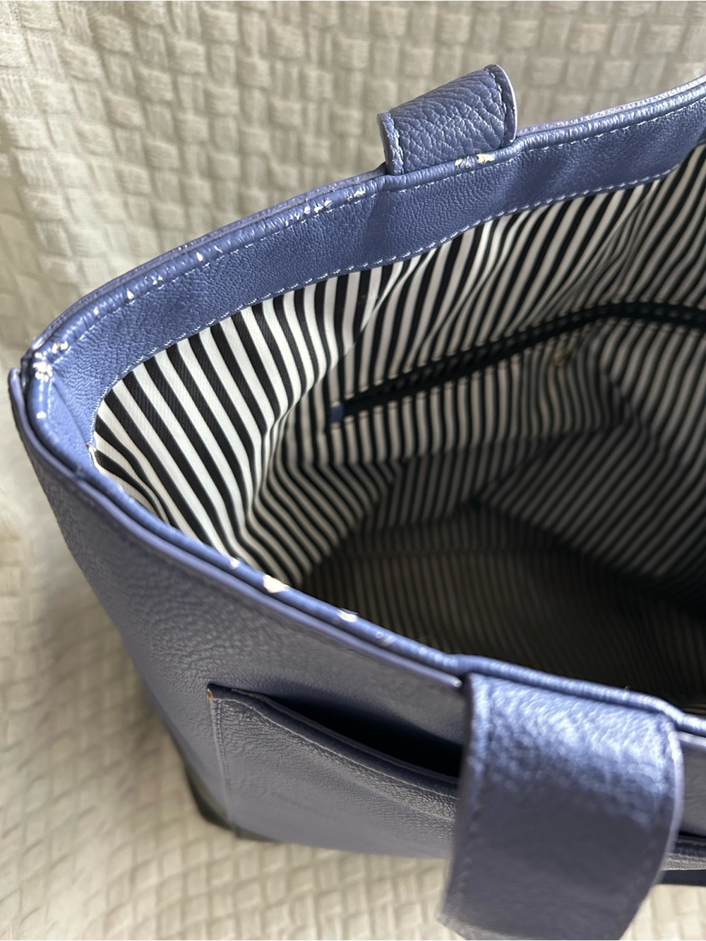 Kate Spade New York Lita Street Scallop Andrea Tote DISCOUNTED FOR WEAR - Picture 11 of 15